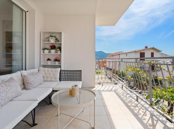 Luxury Apartment Beyond Stobreč Esterno foto